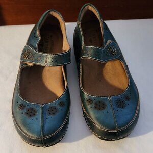 L'Artiste by Spring Step Mary Jane flats sz 36 teal